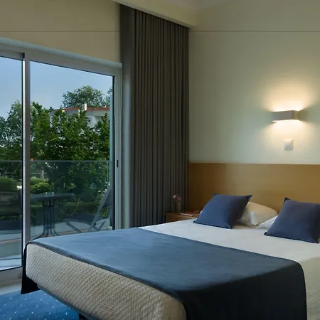 Hotel Cova Da Iria 3*