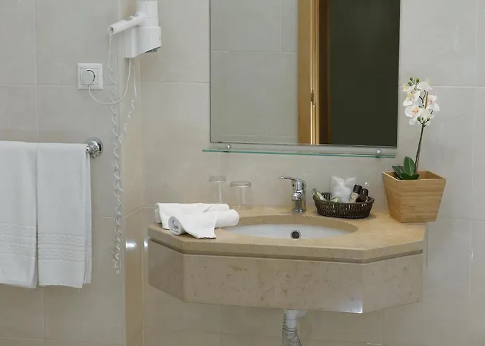 Hotel Cova Da Iria 3*